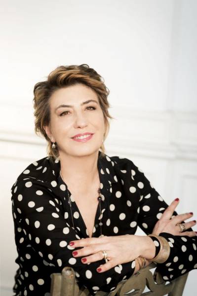 VIENI AVANTI, CRETINA! al Teatro Carcano di Milano