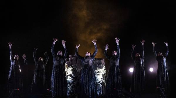 SUPPLICI di Euripide al Teatro Carcano di Milano